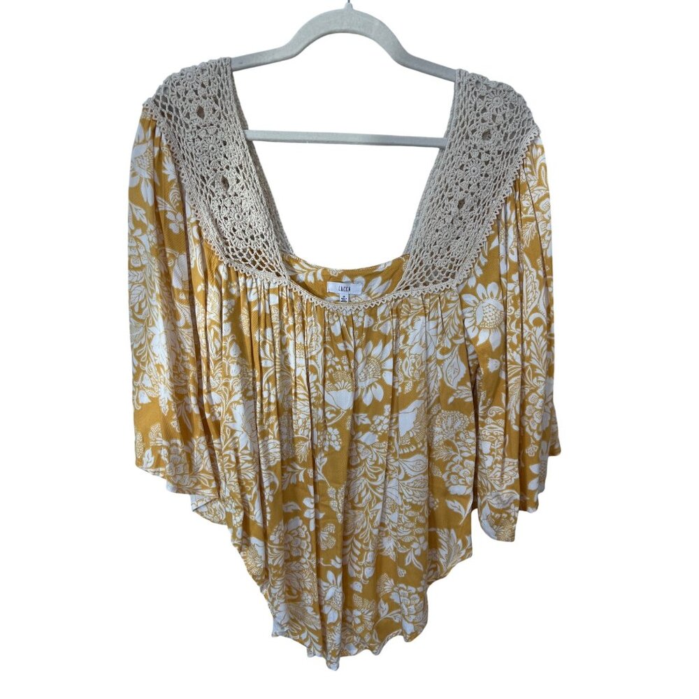 Lucca Floral Blouse Size Medium Yellow White Crochet Trim Rayon Bohemian Festive